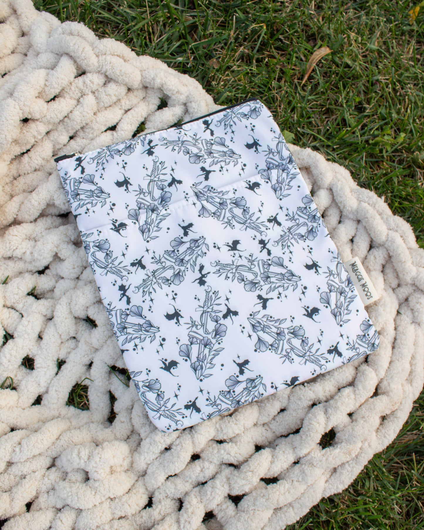 Book Sleeve | Ivory Swords
