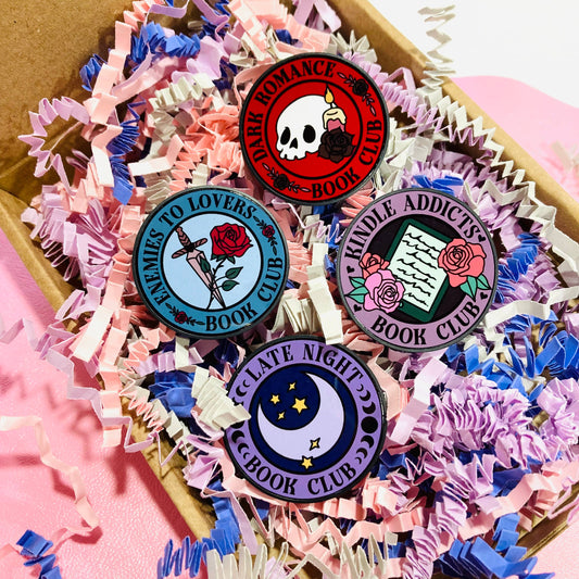 Dark Romance Bookish Kindle Grip