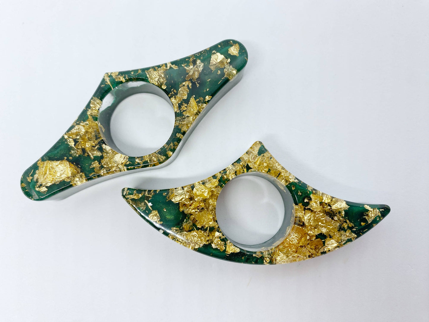 Holly Grove Thumb Book Holder