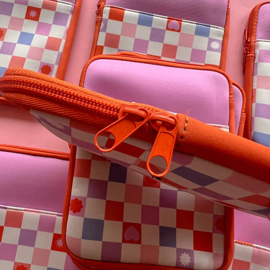 Hearts Checkered Zipper Kindle/E-reader Sleeve