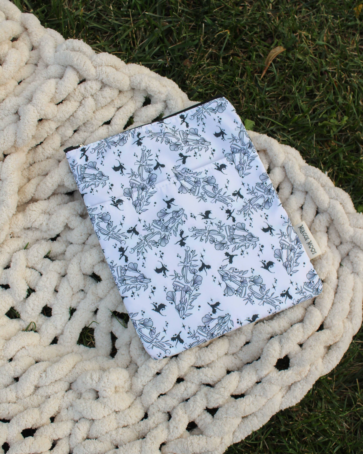 Book Sleeve | Ivory Swords