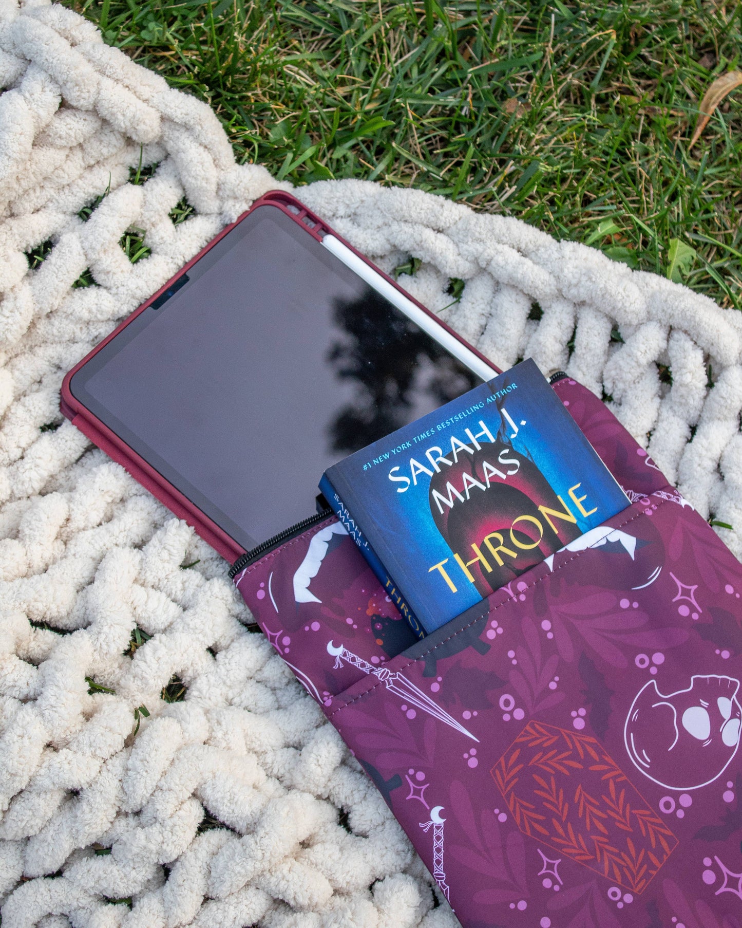 Book/Tablet Sleeve | Maroon Magic