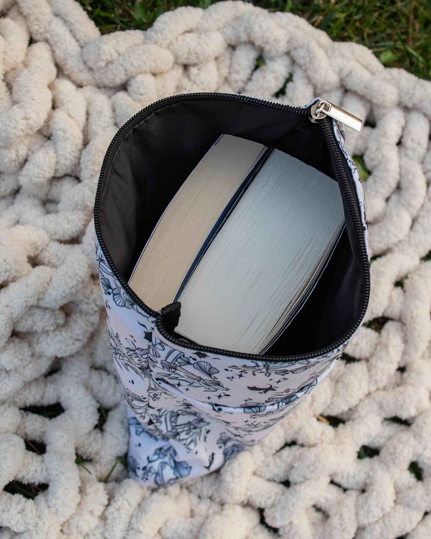 Book Sleeve | Ivory Swords