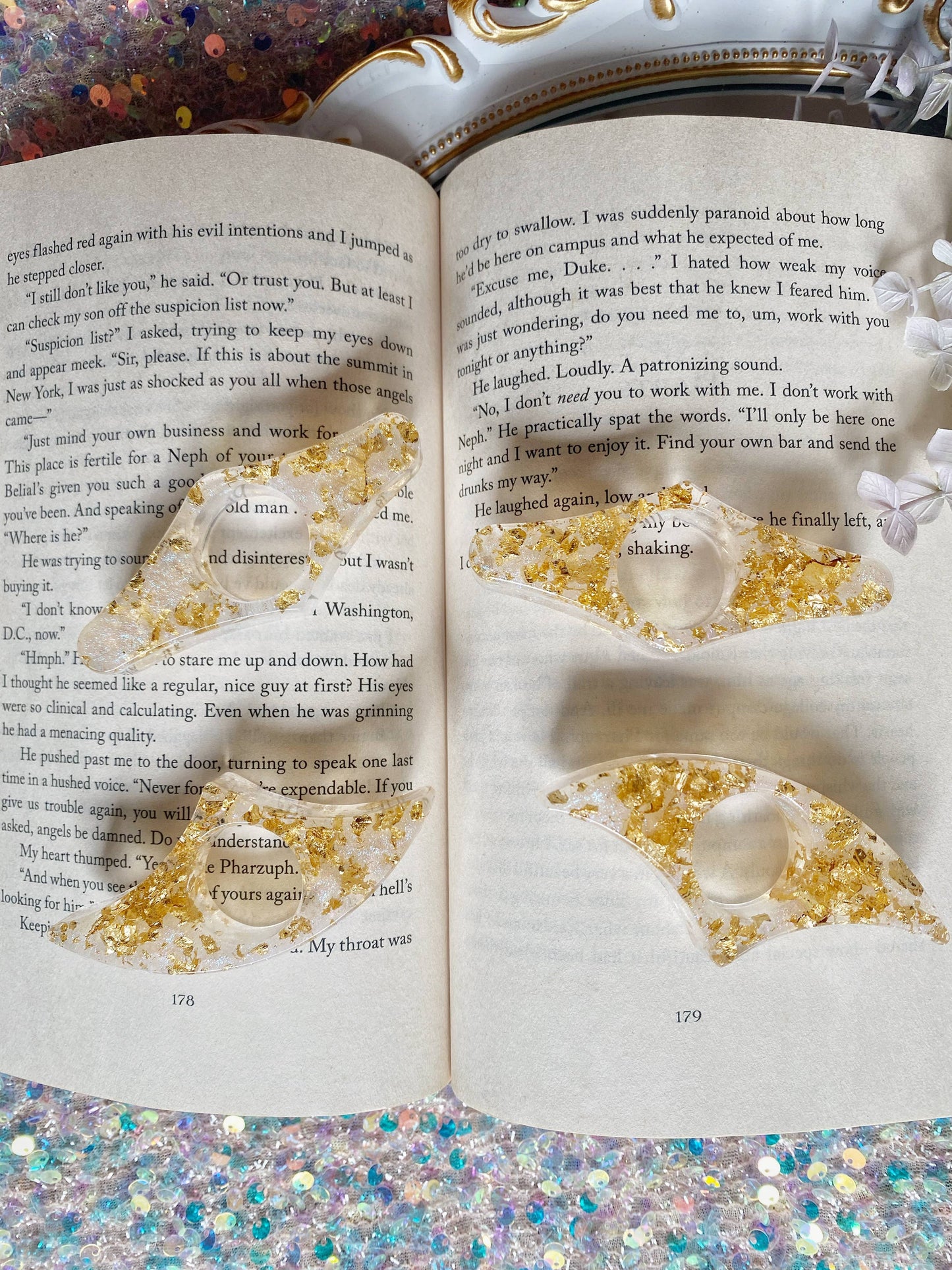 Champagne Thumb Book Holder