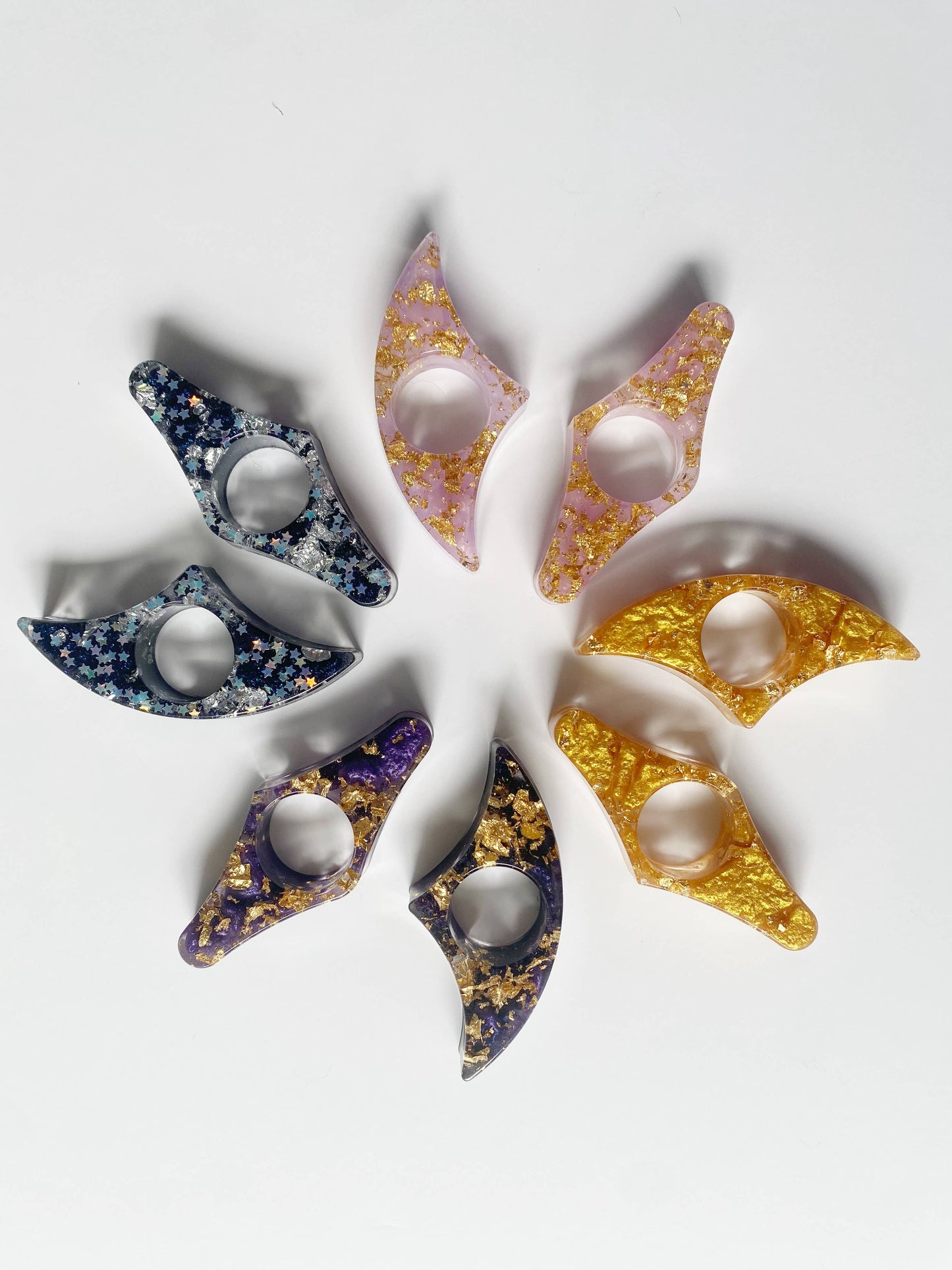 Romantasy Courts Thumb Book Holders