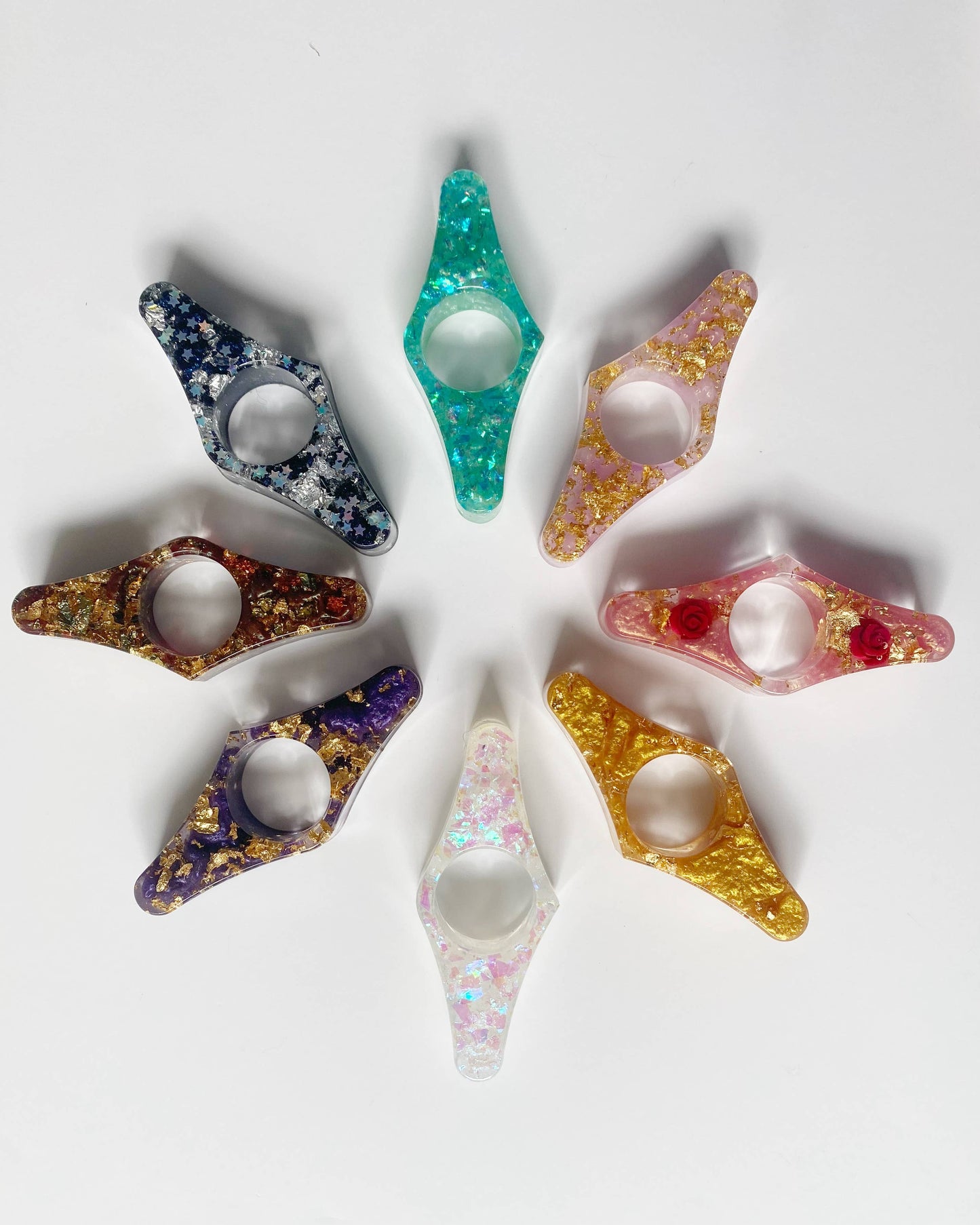 Romantasy Courts Thumb Book Holders