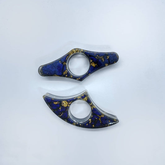 Deep Blue Sea Thumb Book Holder