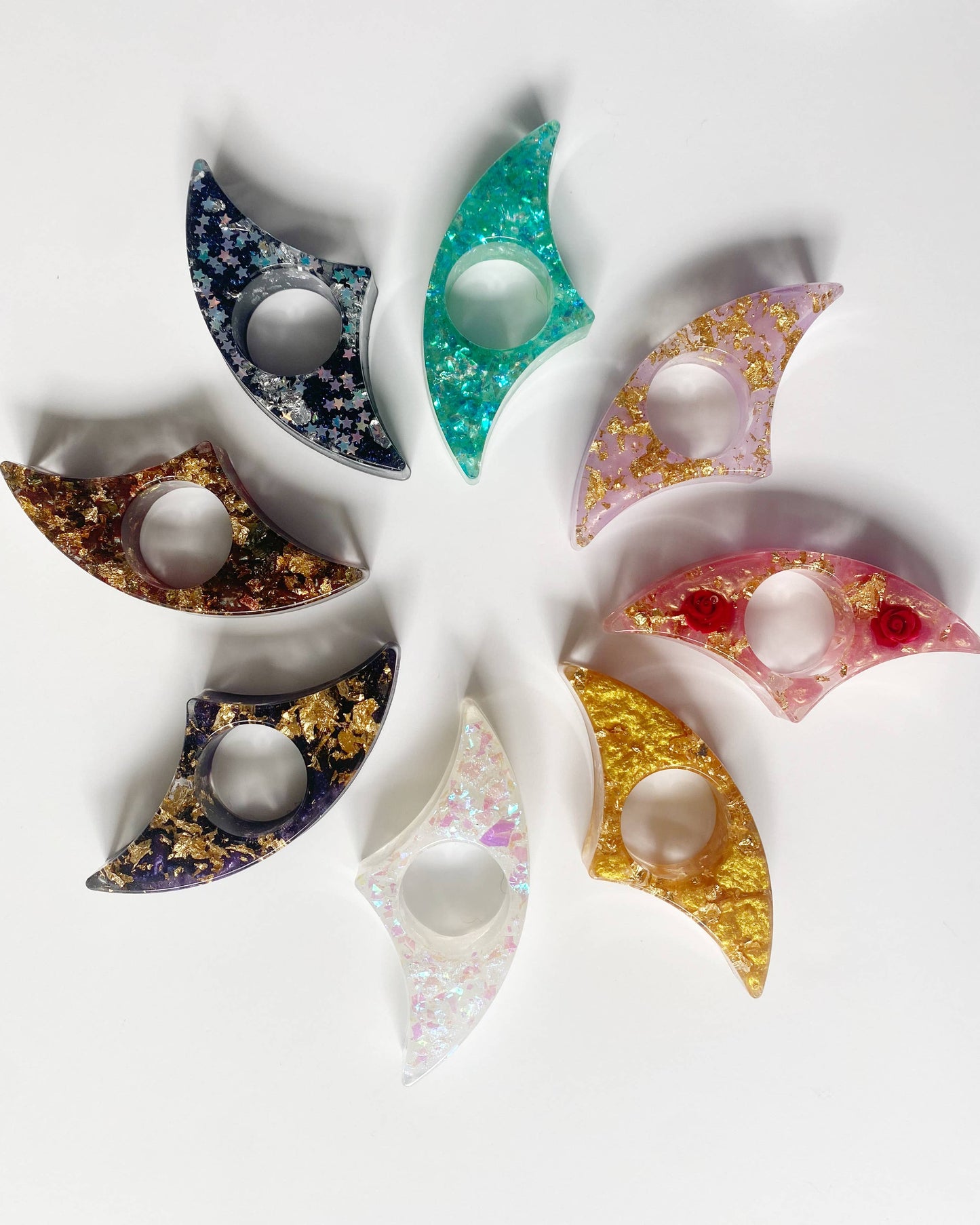 Romantasy Courts Thumb Book Holders