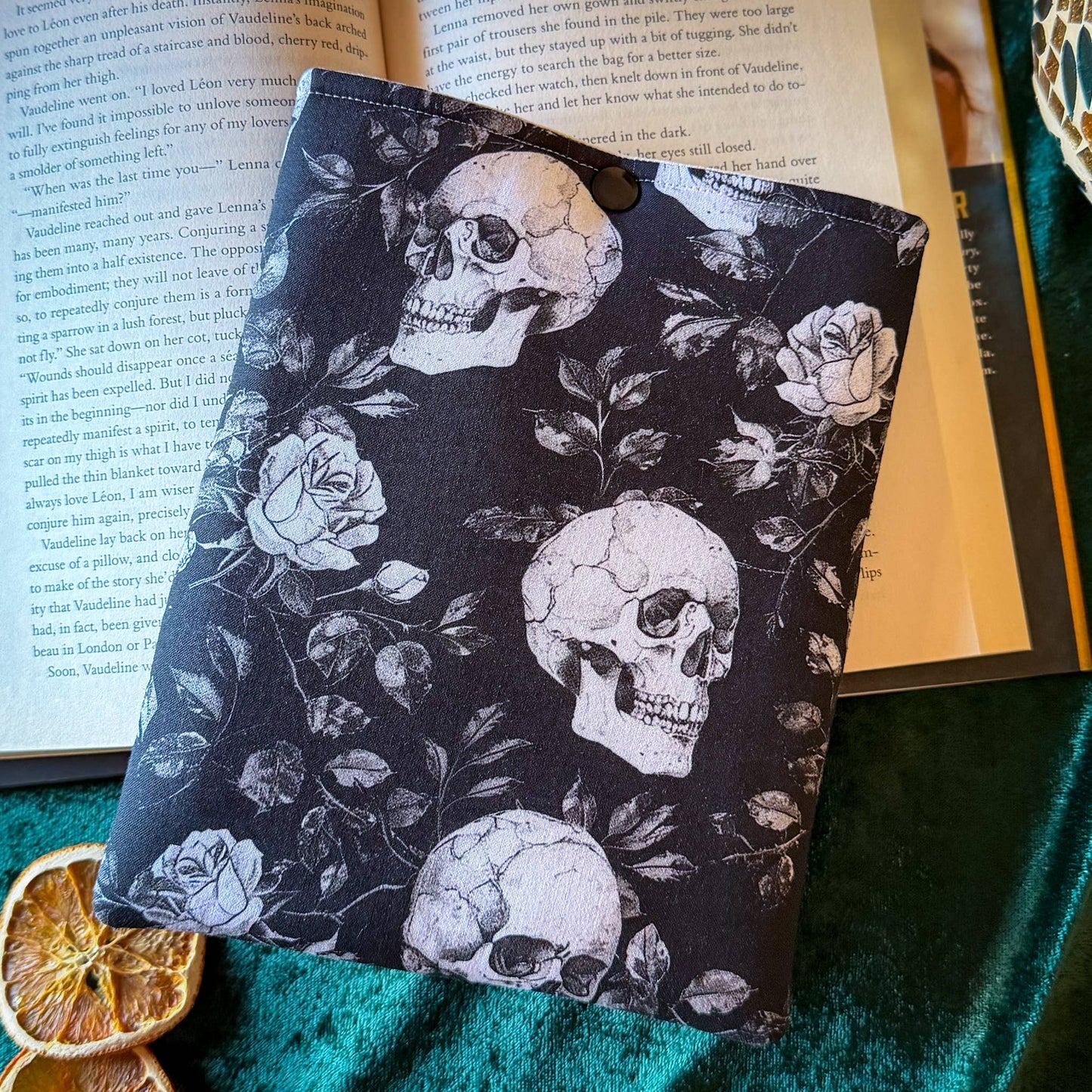 Dark Romance Skull Padded Kindle Sleeve
