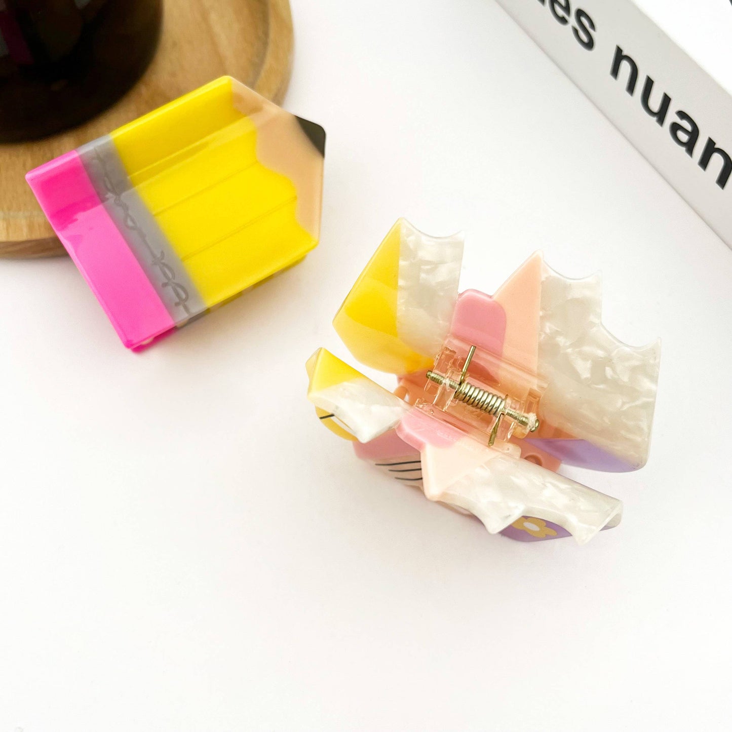 Stacked Books Claw Clip