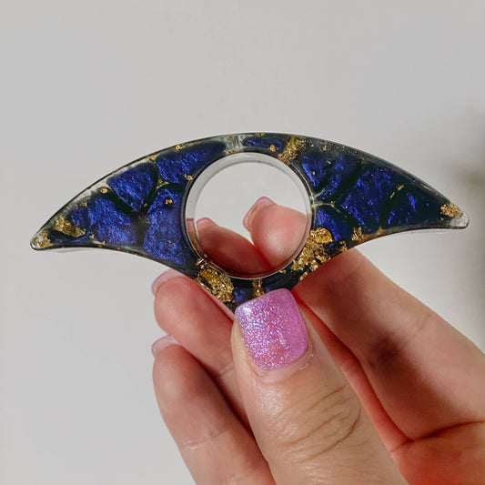 Deep Blue Sea Thumb Book Holder