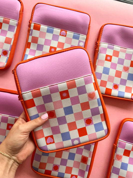 Hearts Checkered Zipper Kindle/E-reader Sleeve