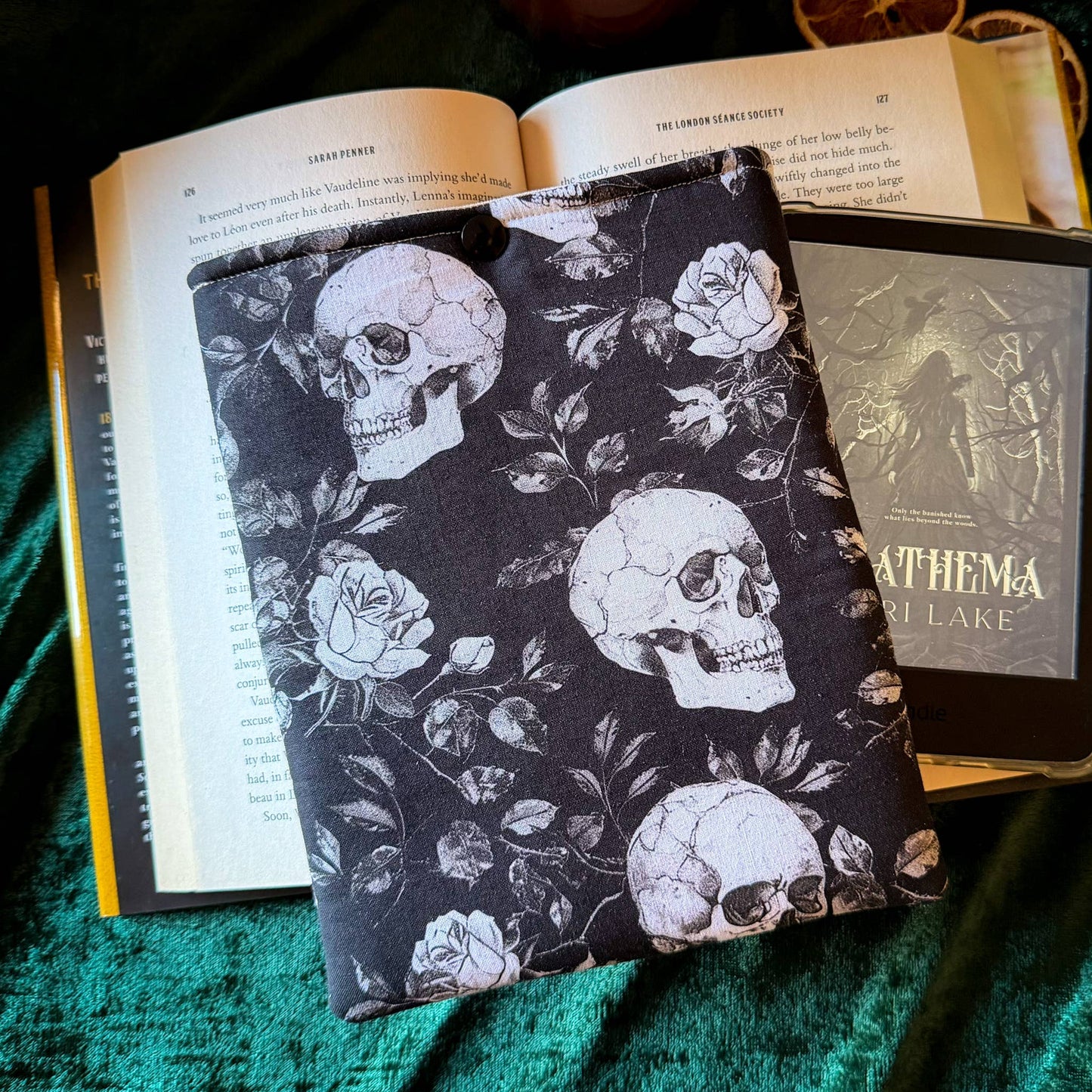 Dark Romance Skull Padded Kindle Sleeve