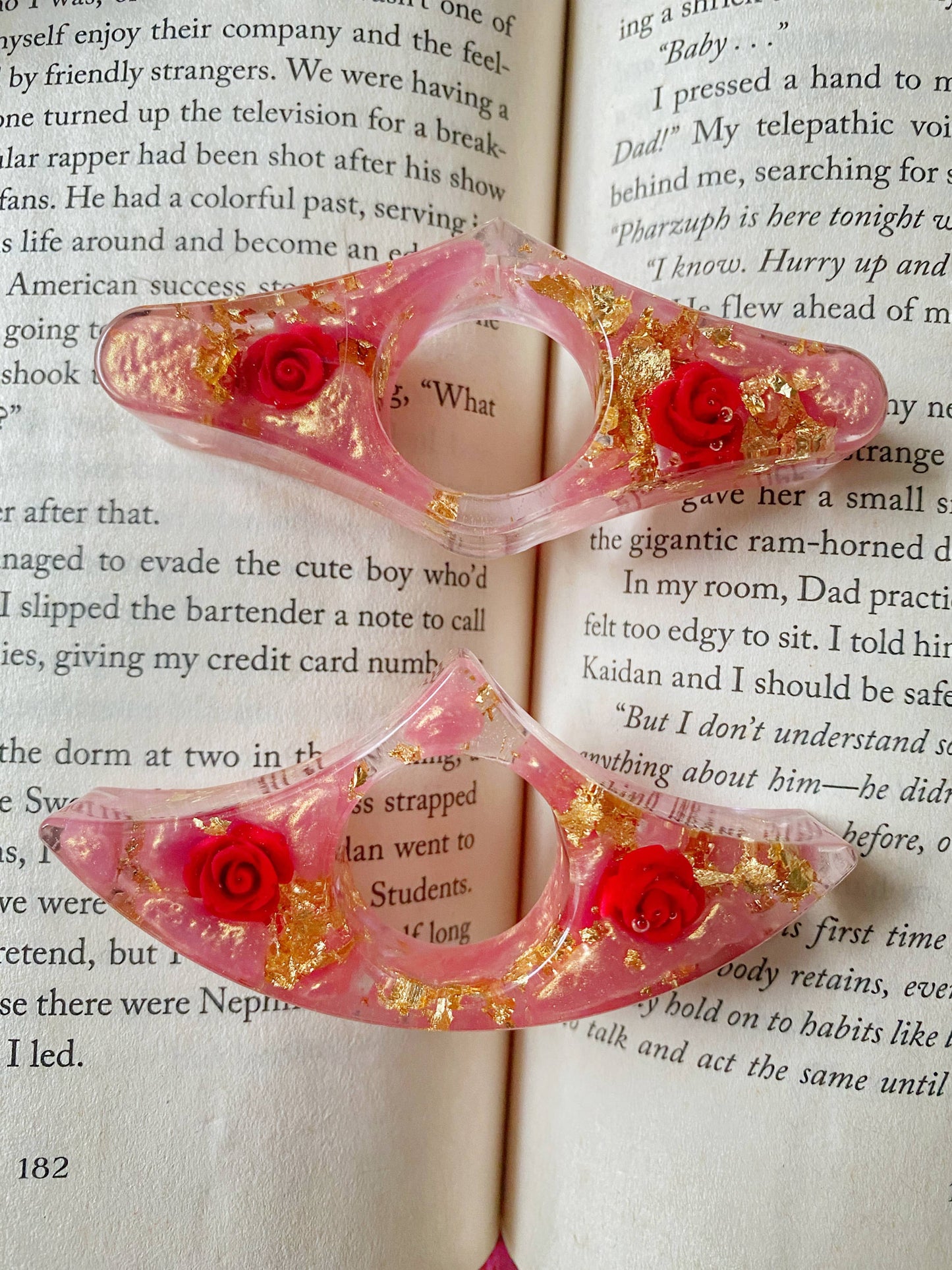 Romantasy Courts Thumb Book Holders